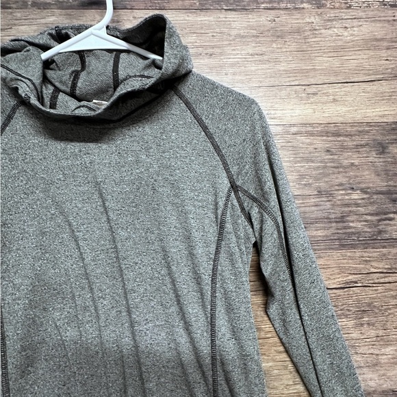 Under Armour Gray Long Sleeve Relaxed Hoodie - Picture 3 of 6